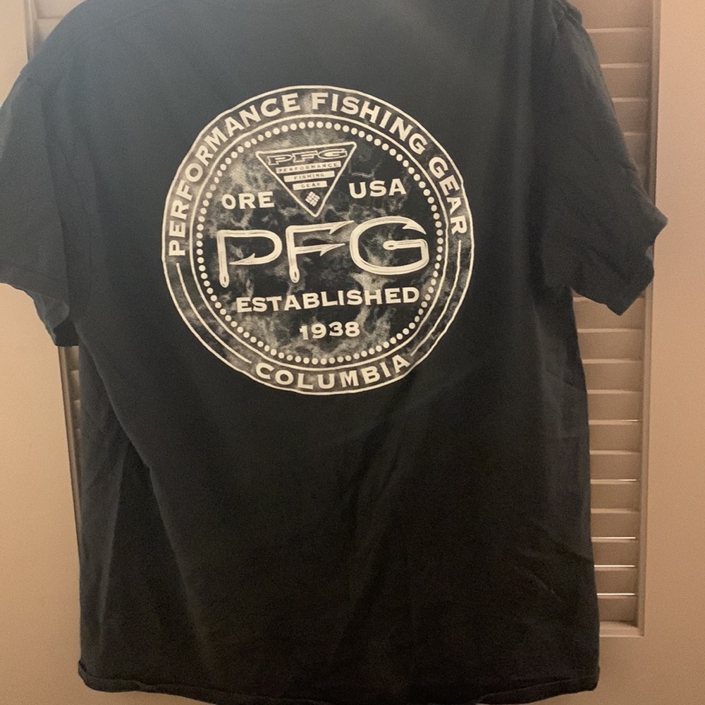 Mens LG. Columbia PFG T shirt